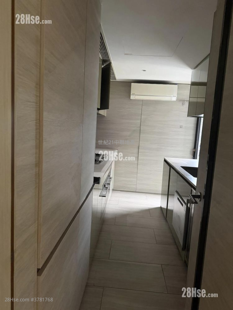 Fleur Pavilia Sell 3 Bedrooms , 2 Bathrooms 1,066 ft²