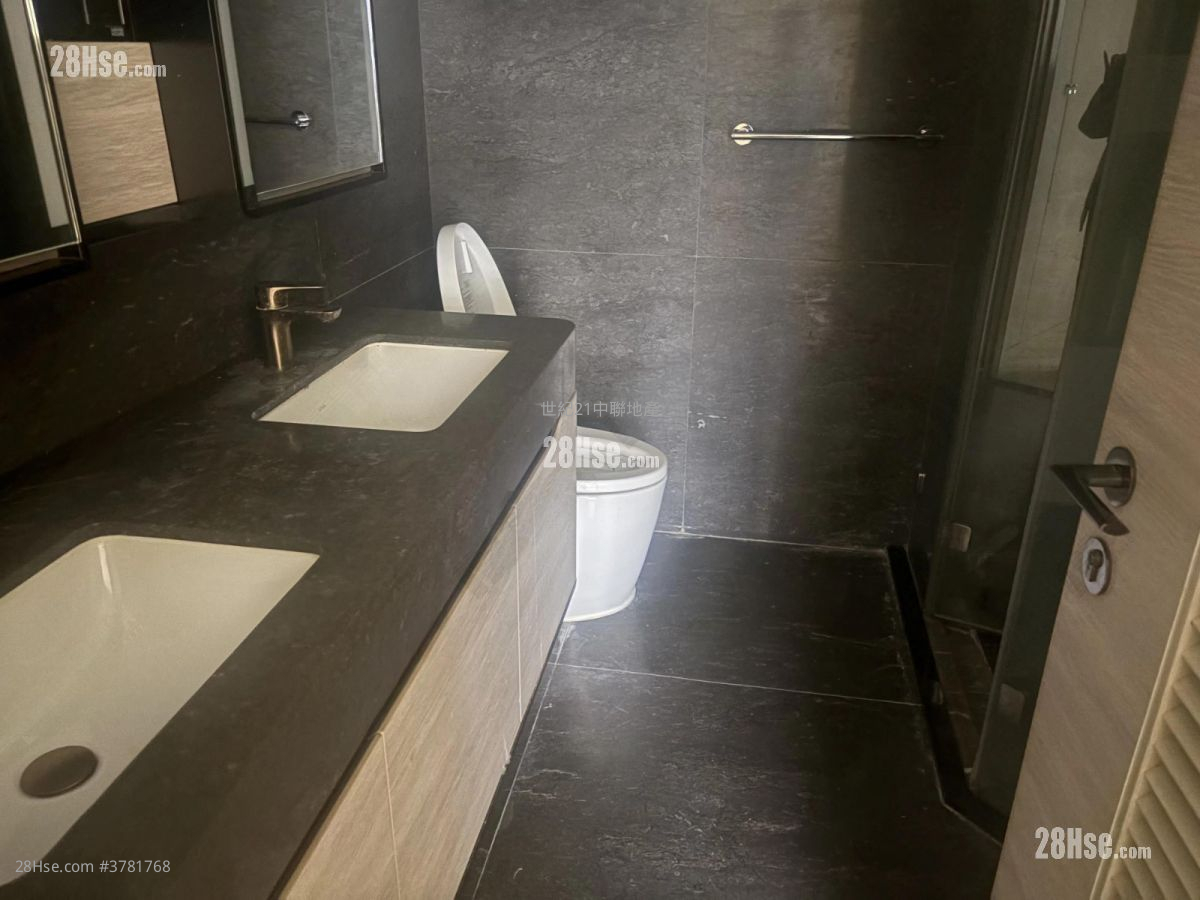 Fleur Pavilia Sell 3 Bedrooms , 2 Bathrooms 1,066 ft²