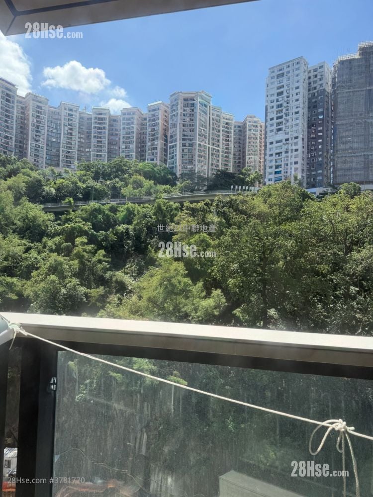 Fleur Pavilia Sell 3 Bedrooms , 1 Bathroom 804 ft²