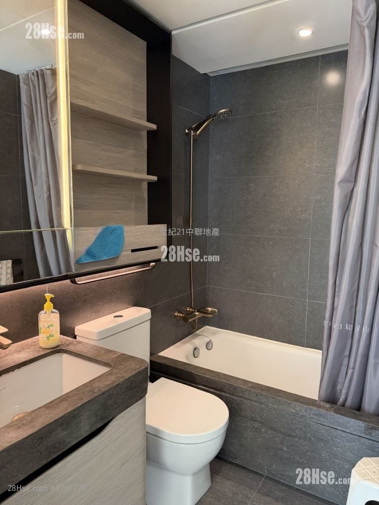 Fleur Pavilia Sell 3 Bedrooms , 1 Bathroom 804 ft²