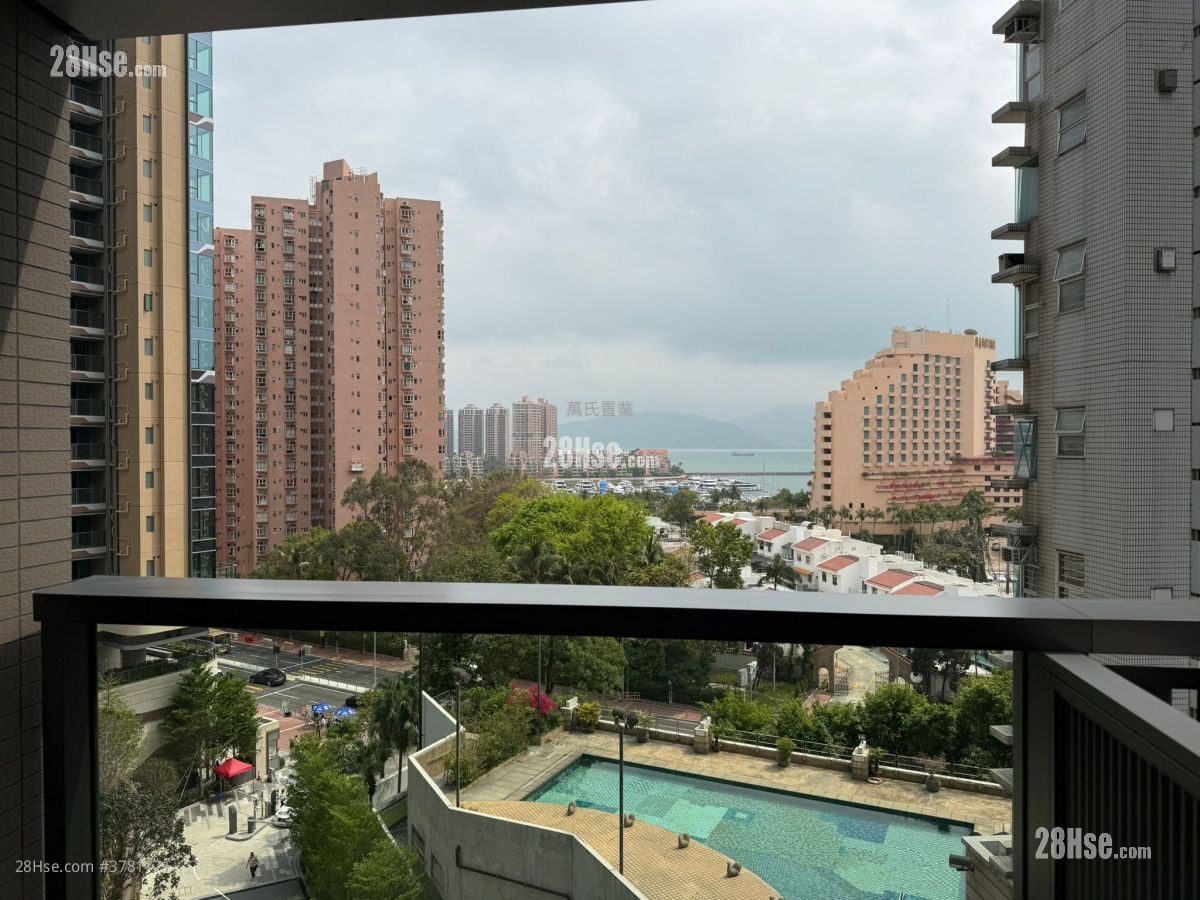 Gold Coast Bay Rental 2 Bedrooms , 1 Bathroom 466 ft²