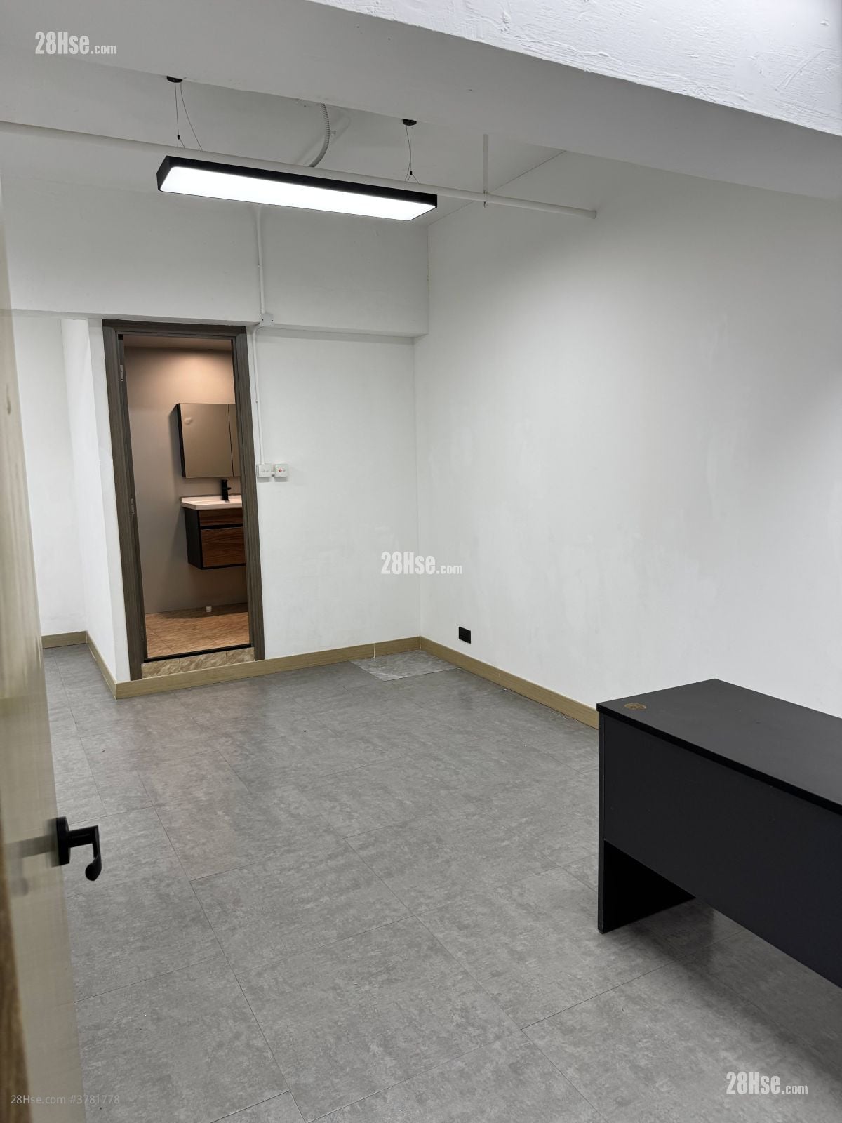 Kingsford Industrial Building Rental 5+ Bedrooms , 5+ Toilets 192 ft²