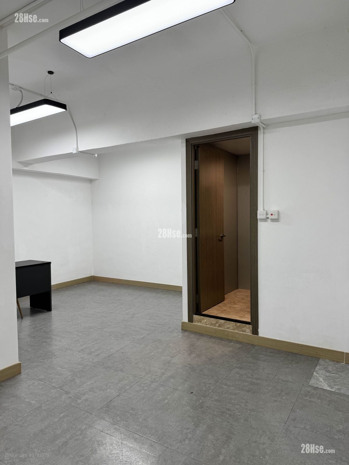 Kingsford Industrial Building Rental 5+ Bedrooms , 5+ Toilets 192 ft²