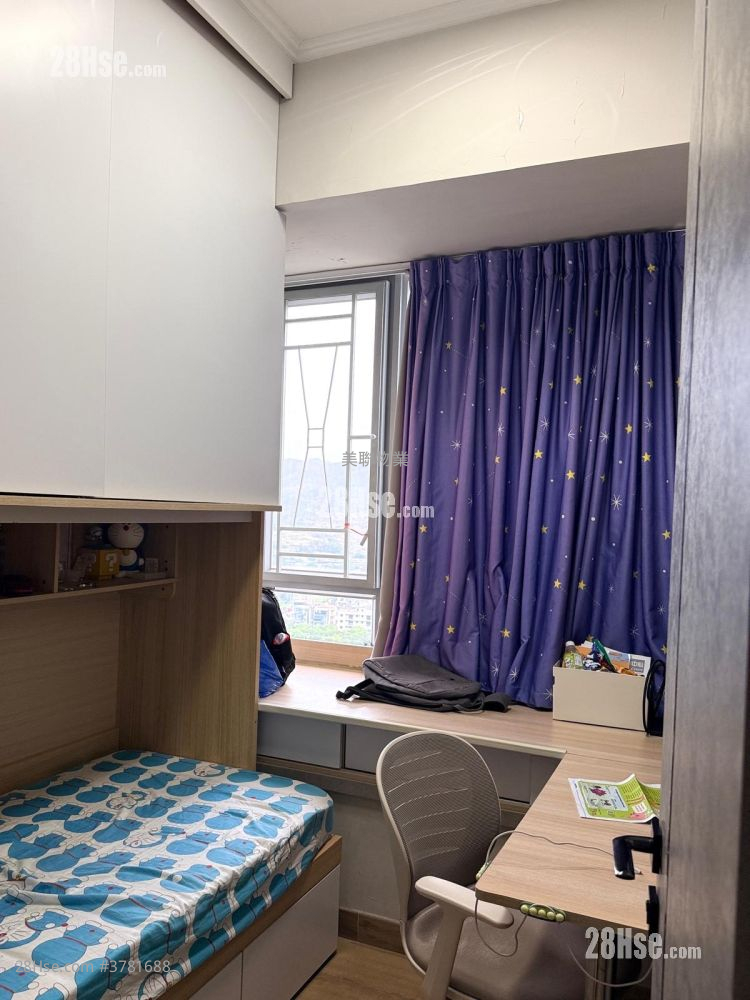 The Reach Sell 3 Bedrooms , 2 Bathrooms 743 ft²