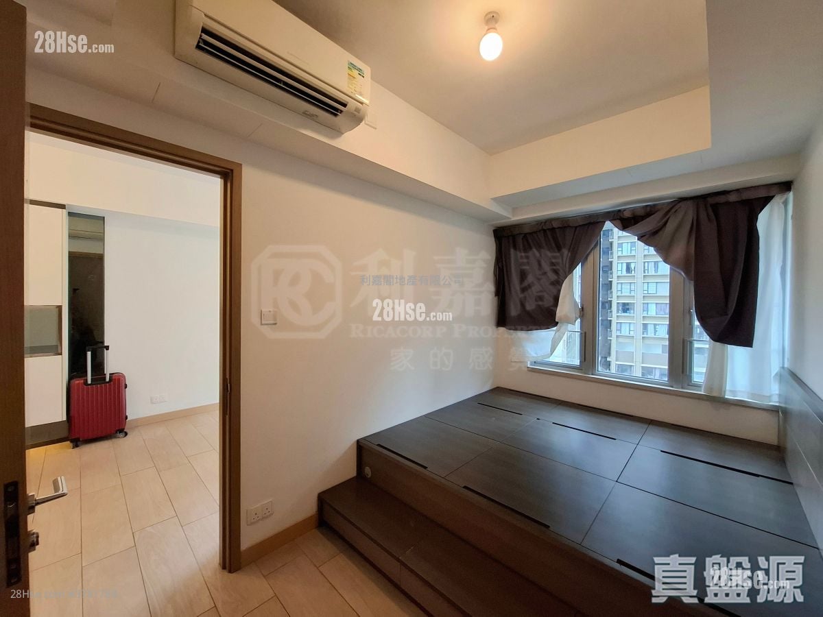 Century Link Sell 1 Bedroom , 1 Bathroom 379 ft²