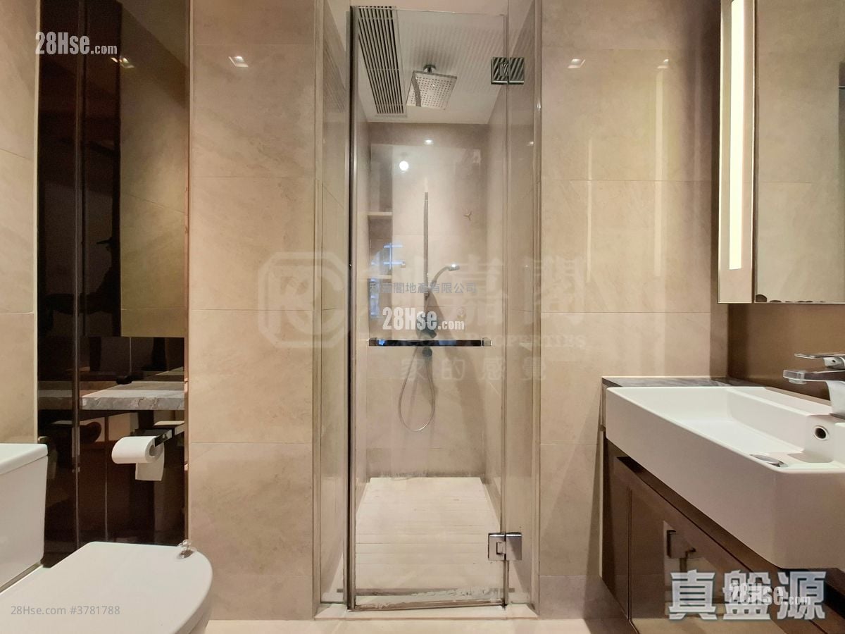 Century Link Sell 1 Bedroom , 1 Bathroom 379 ft²