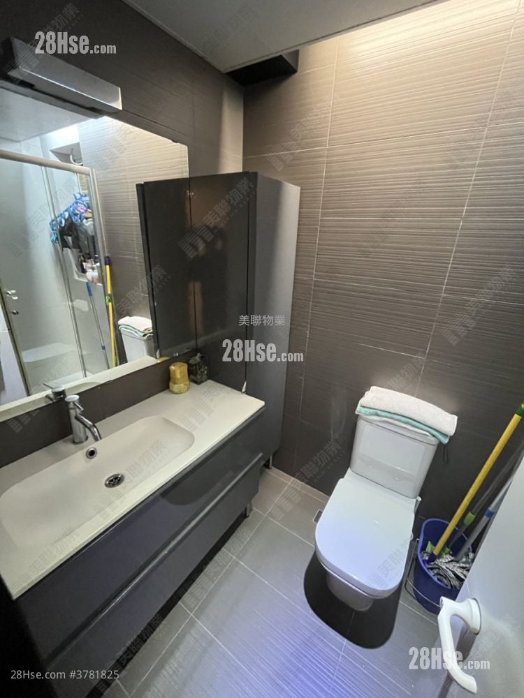 bathroom: Symphony Bay Sell 3 Bedrooms , 3 Bathrooms 1,031 ft²