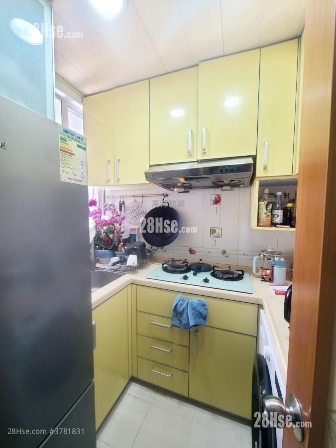 Tai Po Centre Sell 2 Bedrooms , 1 Bathroom 451 ft²