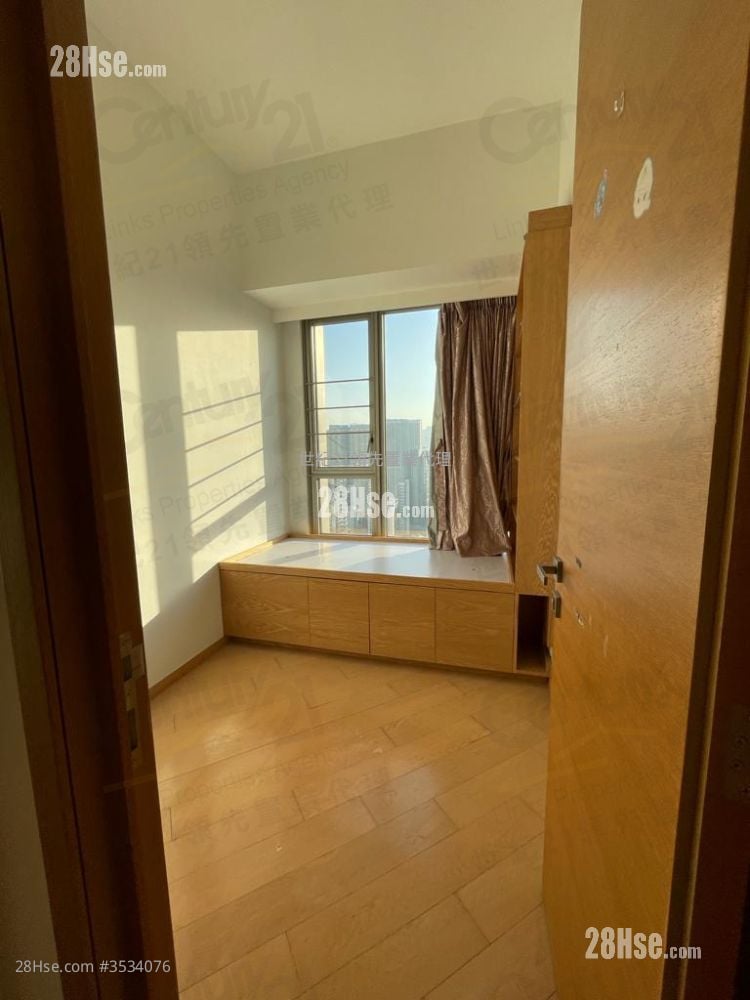 Chatham Gate Sell 4 Bedrooms , 4 Bathrooms 1,570 ft²