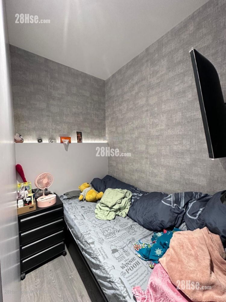 Choi Wo Court Sell 2 Bedrooms , 1 Bathroom 401 ft²