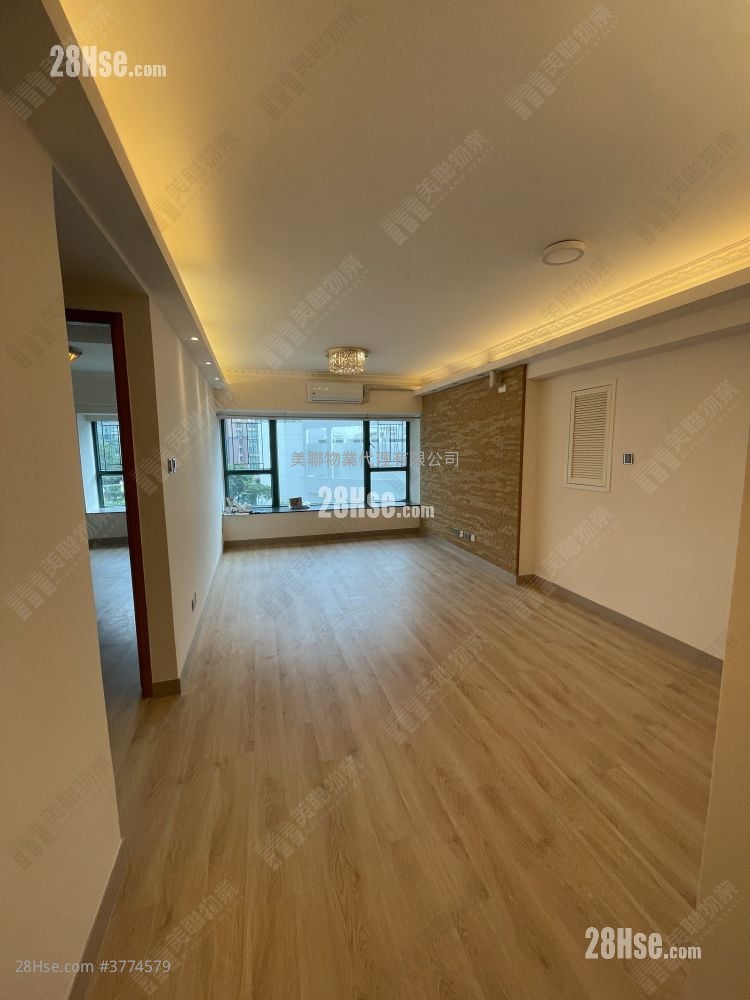 Baycrest Sell 2 Bedrooms , 1 Bathroom 601 ft²