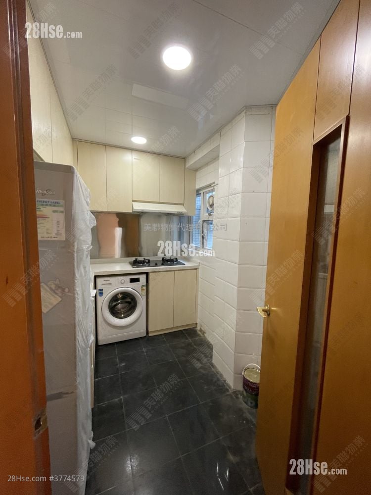 Baycrest Sell 2 Bedrooms , 1 Bathroom 601 ft²