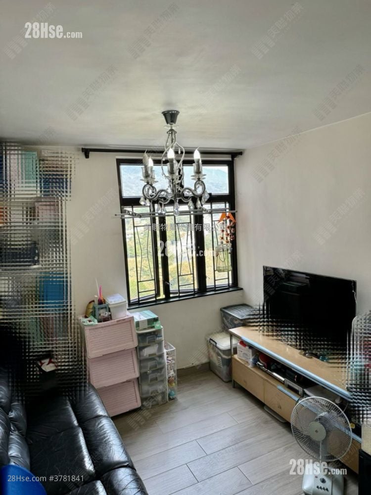 Luk Yeung Sun Chuen Sell 2 Bedrooms , 1 Bathroom 451 ft²