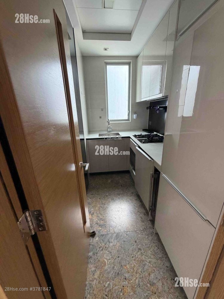 Century Link Sell 3 Bedrooms 641 ft²