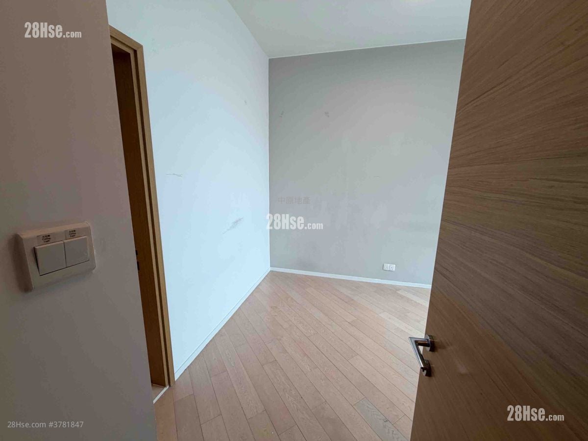 Century Link Sell 3 Bedrooms 641 ft²