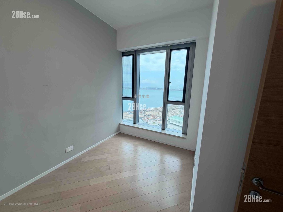 Century Link Sell 3 Bedrooms 641 ft²