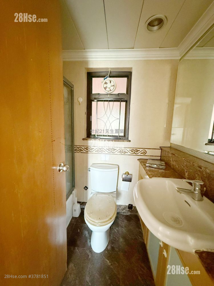 Aegean Coast Sell 4 Bedrooms , 2 Bathrooms 742 ft²