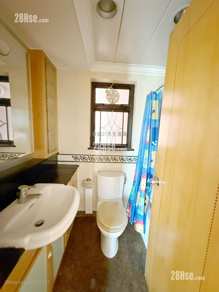 Aegean Coast Sell 4 Bedrooms , 2 Bathrooms 742 ft²