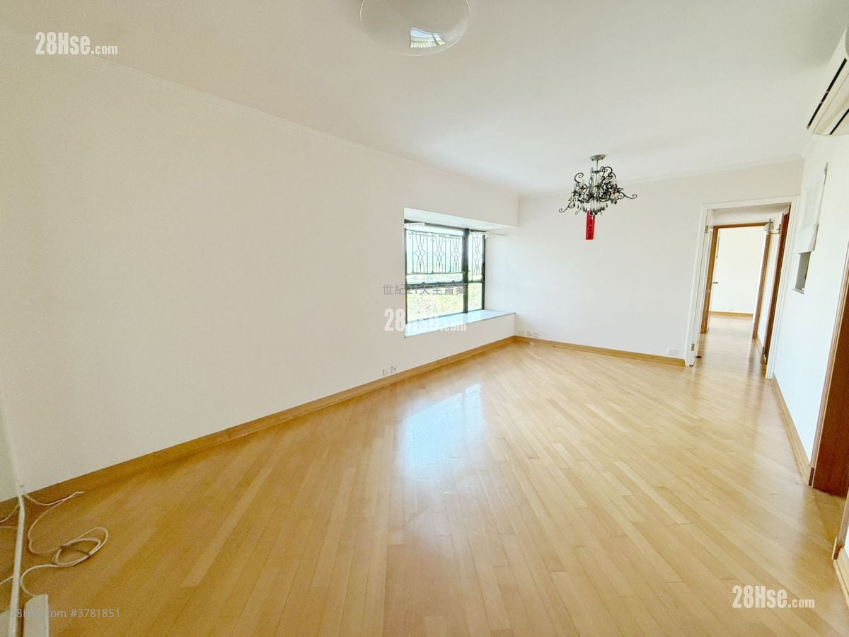 Aegean Coast Sell 4 Bedrooms , 2 Bathrooms 742 ft²