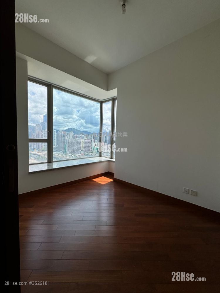 The Coronation Sell 1 Bedroom , 1 Bathroom 496 ft²