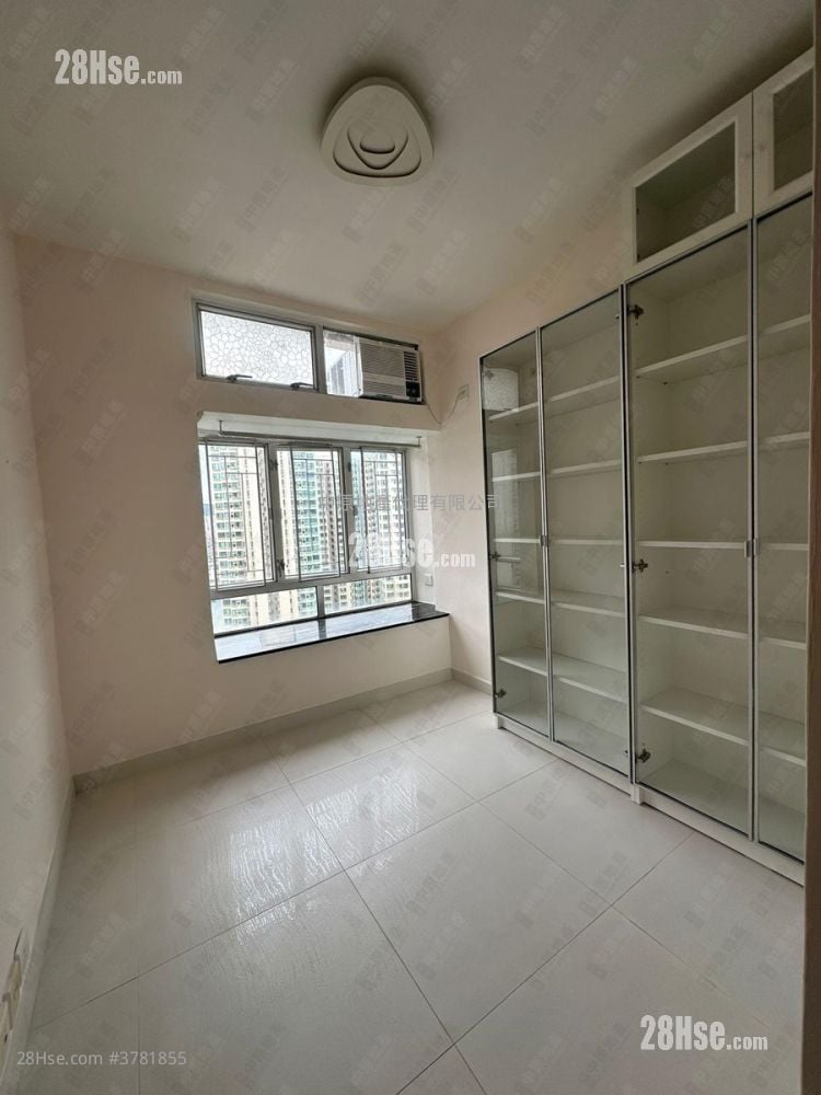 Greenfield Garden Rental 2 Bedrooms , 1 Bathroom 383 ft²