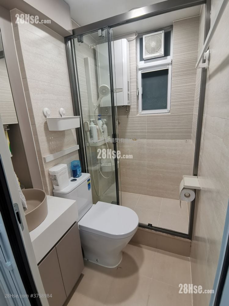 Hong Tin Court Sell 2 Bedrooms , 1 Bathroom 400 ft²