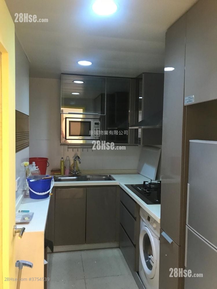 首都 租盘 3 房 , 2 浴室 704 平方尺