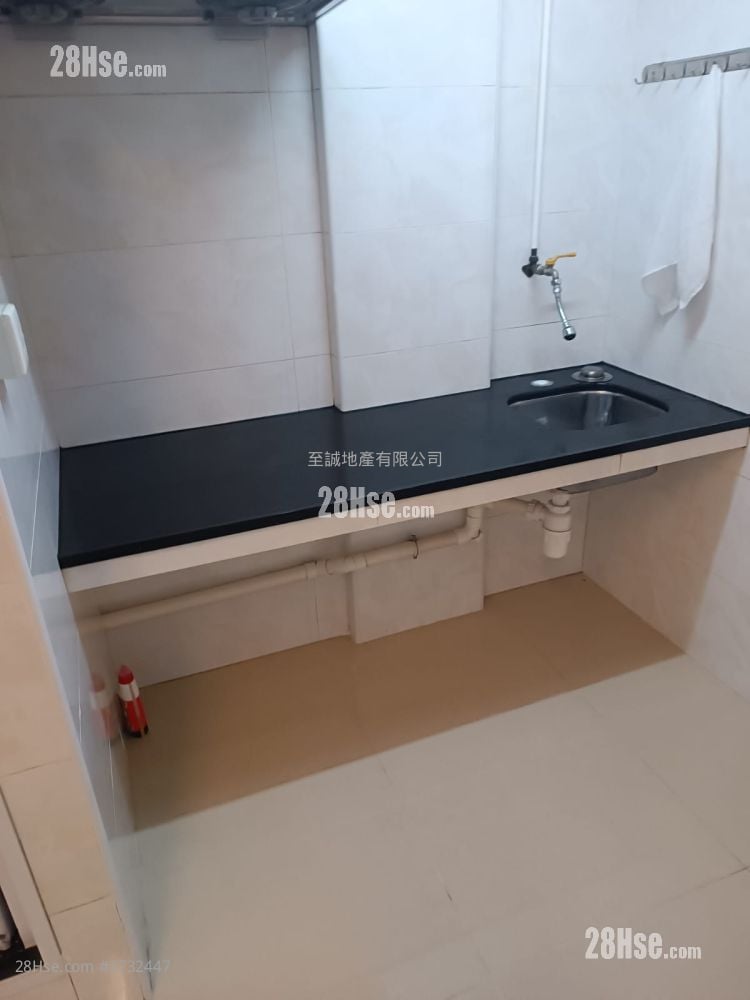 村屋 租盘 2 房 , 1 浴室