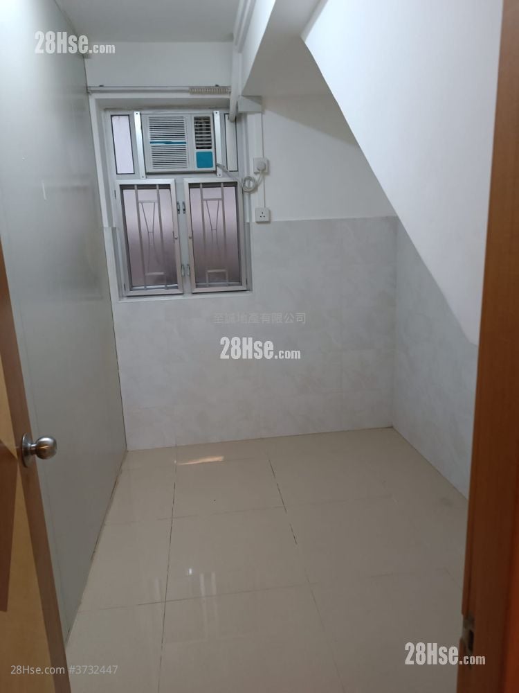 村屋 租盘 2 房 , 1 浴室