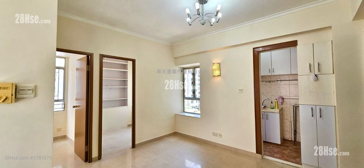 Pau Chung Building Sell 2 Bedrooms , 1 Bathroom 356 ft²