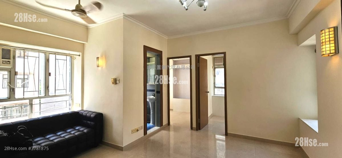 Pau Chung Building Sell 2 Bedrooms , 1 Bathroom 356 ft²