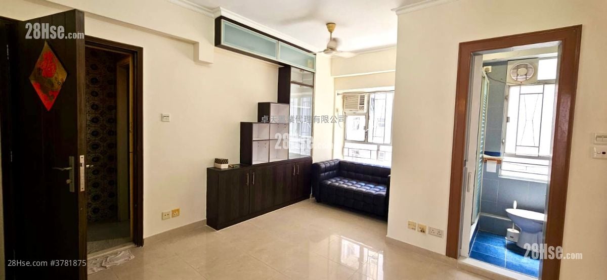 Pau Chung Building Sell 2 Bedrooms , 1 Bathroom 356 ft²