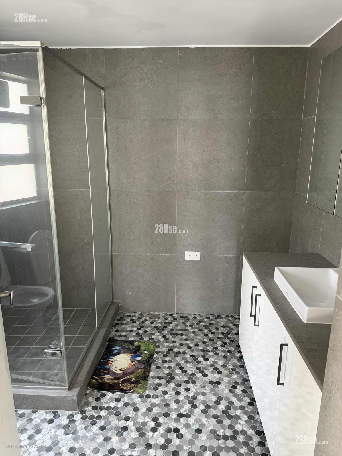 bathroom: 客房洗手間