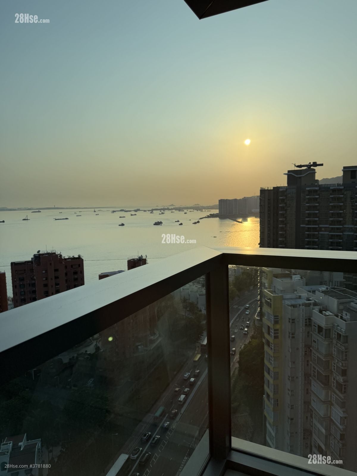 Gold Coast Bay Sell 2 Bedrooms , 1 Bathroom 439 ft²