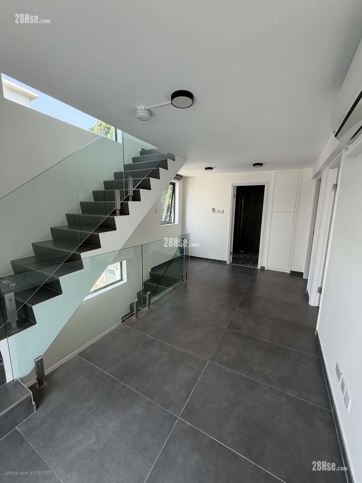 Pui O Village House Rental 5+ Bedrooms , 2 Bathrooms