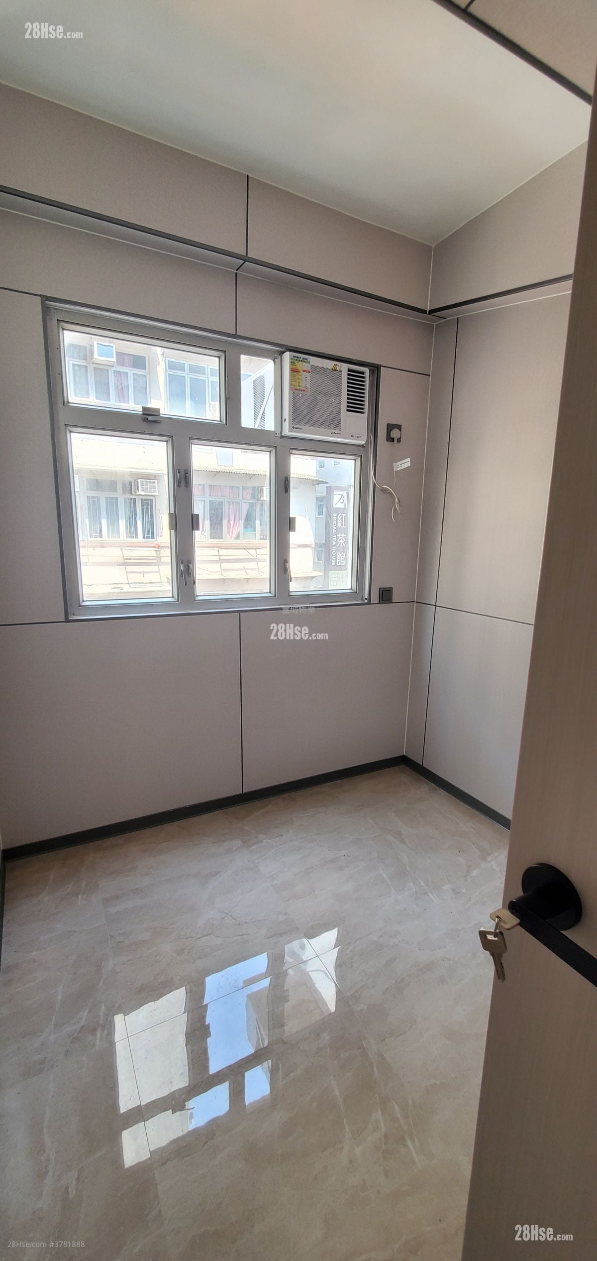 Wing Sing Building Rental 3 Bedrooms , 1 Bathroom 319 ft²