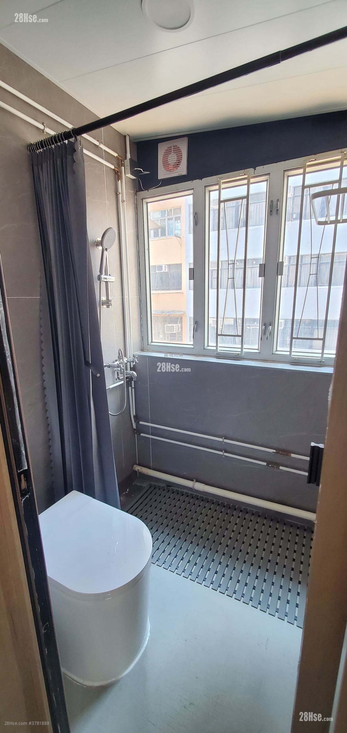 Wing Sing Building Rental 3 Bedrooms , 1 Bathroom 319 ft²