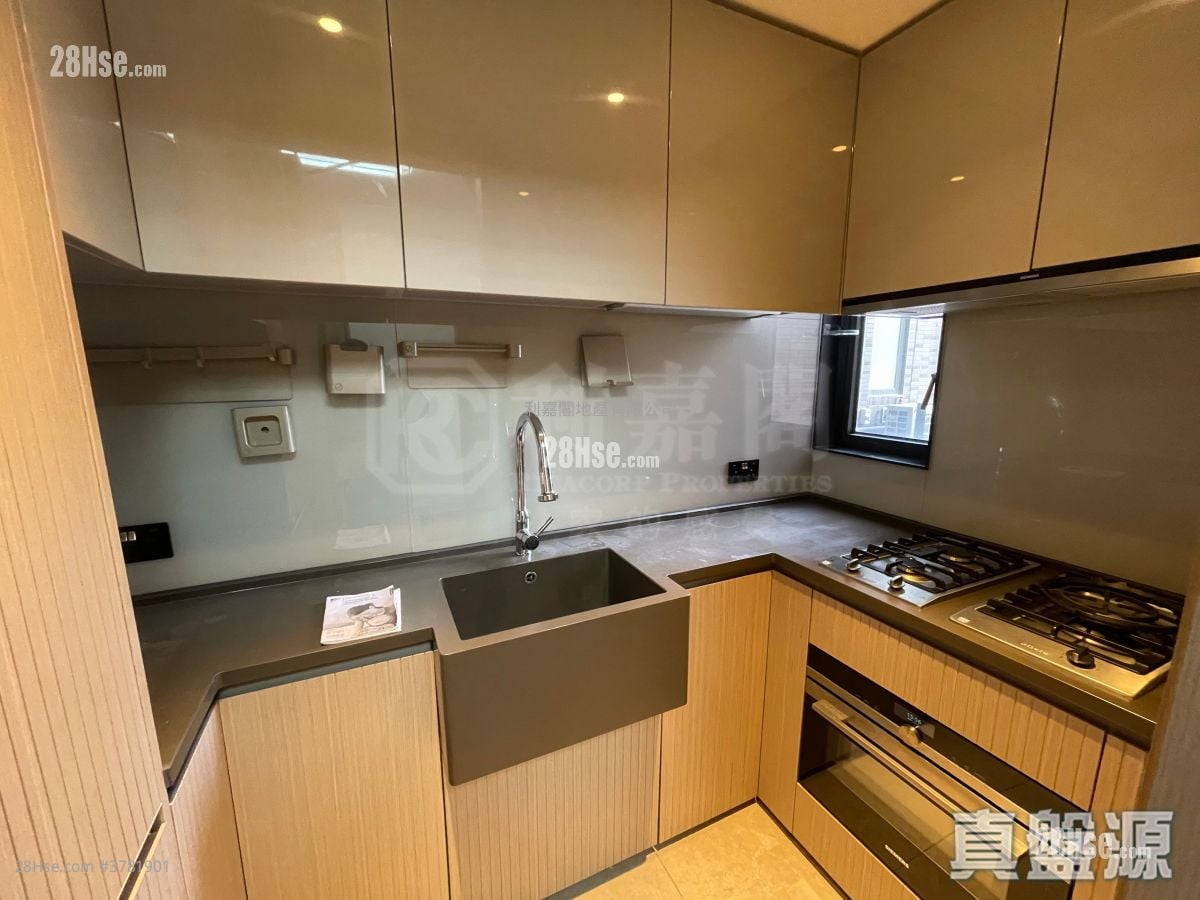 柏傲庄 售盘 3 房 634 平方尺