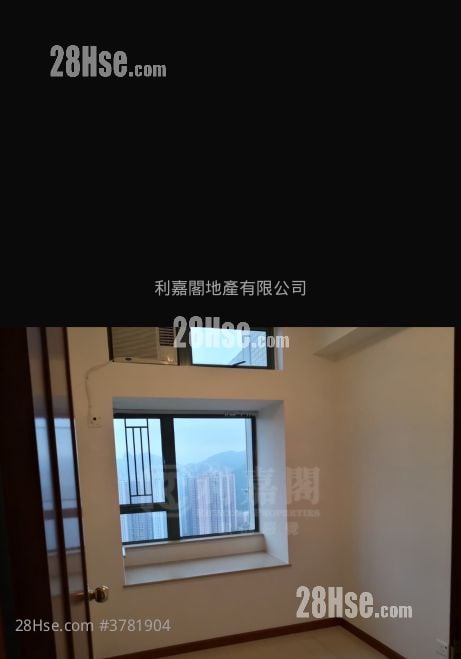 Residence Oasis Sell 3 Bedrooms 850 ft²