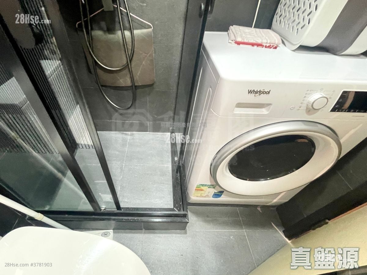 Residence Oasis Sell 3 Bedrooms , 2 Bathrooms 745 ft²