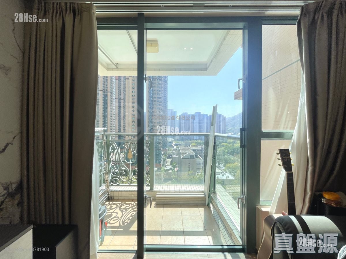 Residence Oasis Sell 3 Bedrooms , 2 Bathrooms 745 ft²