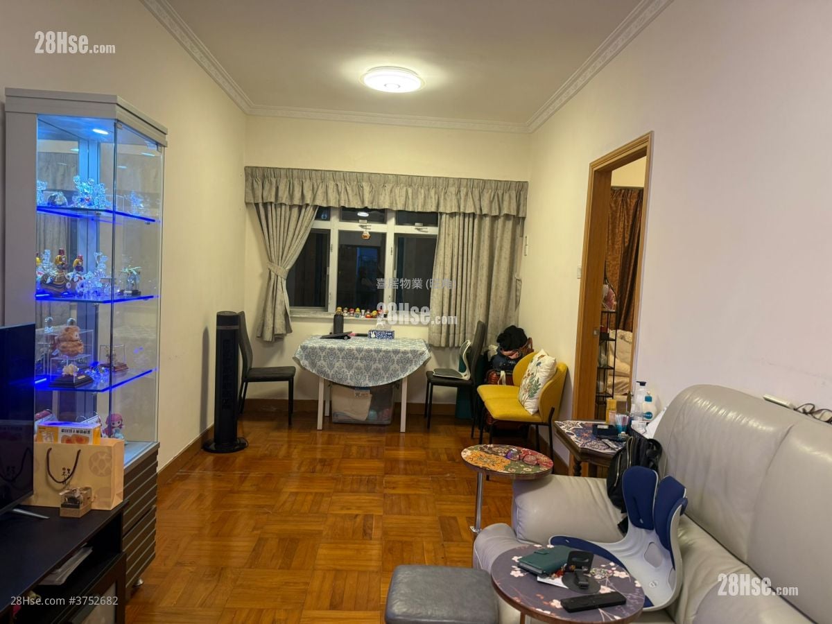 Champion House Sell 2 Bedrooms , 1 Bathroom 590 ft²