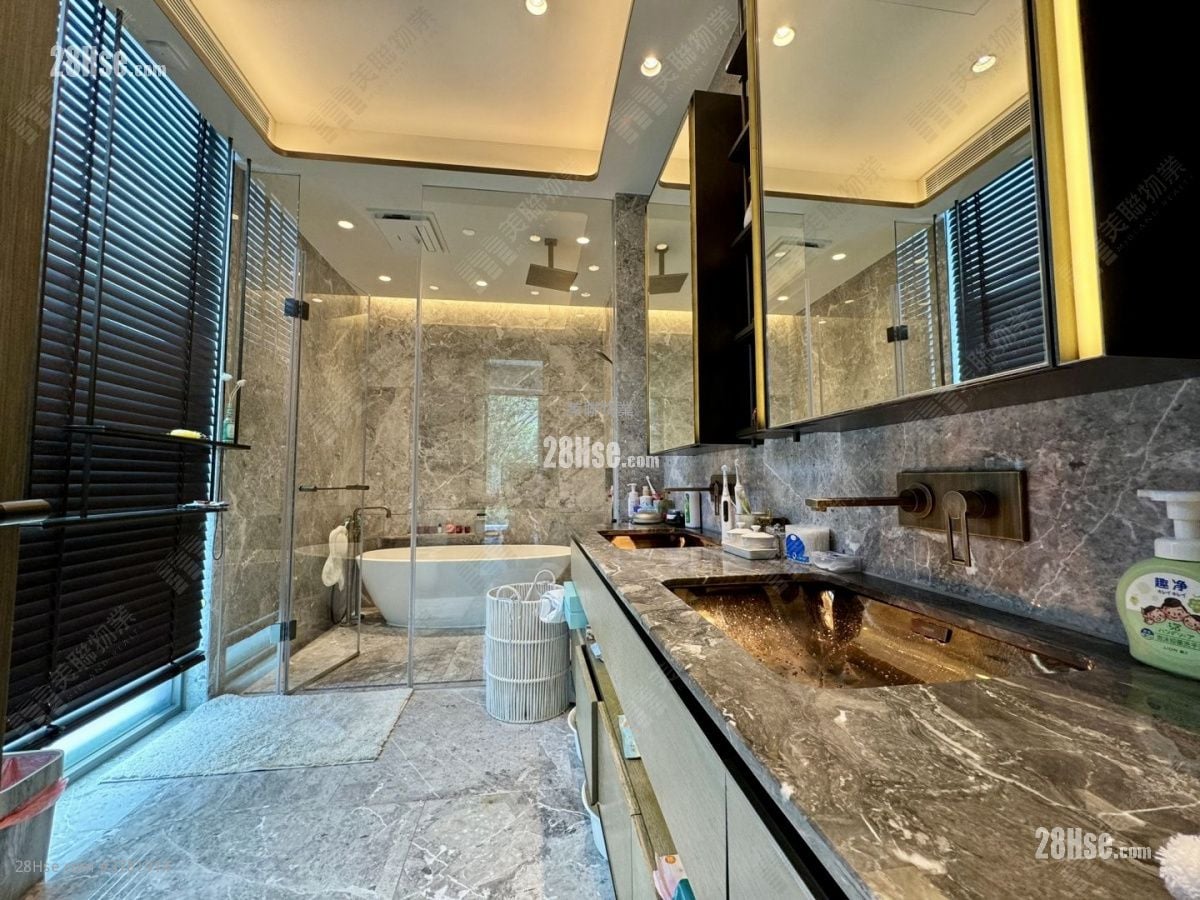 Le Pont Rental 5+ Bedrooms , 5+ Bathrooms 4,860 ft²