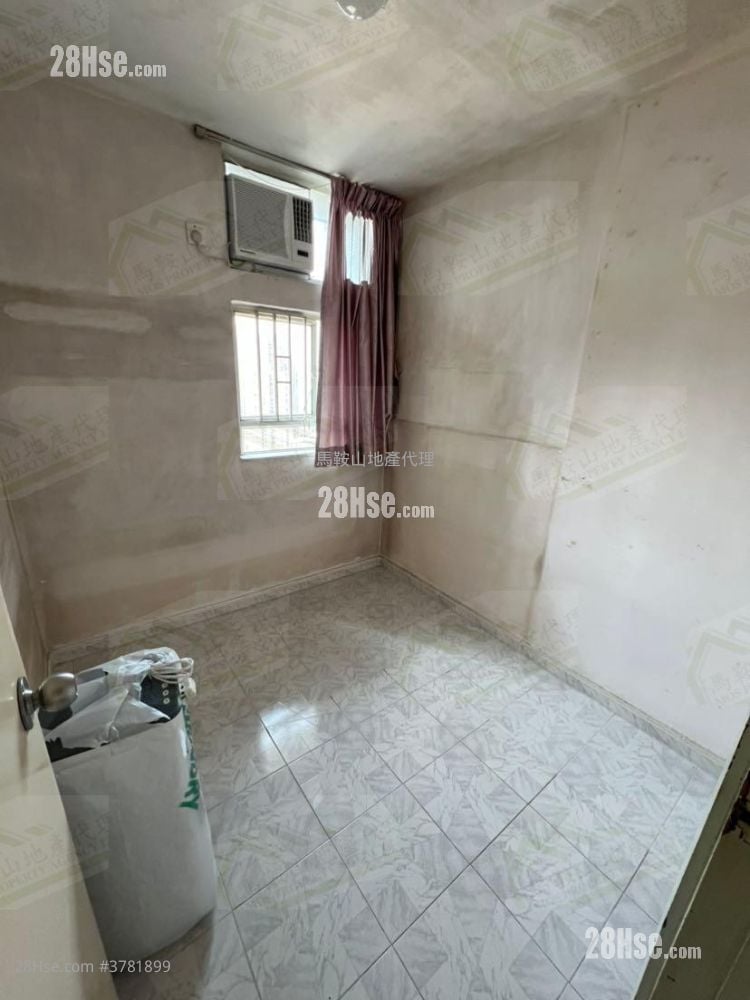 Kam Ying Court Sell 3 Bedrooms , 1 Bathroom 554 ft²