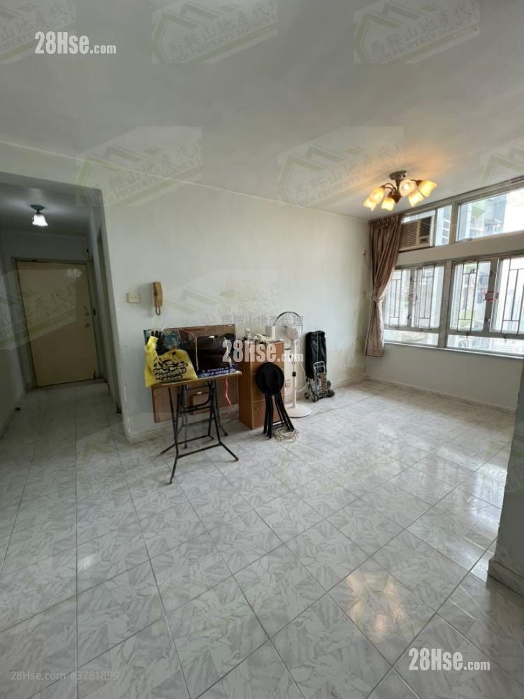 Kam Ying Court Sell 3 Bedrooms , 1 Bathroom 554 ft²