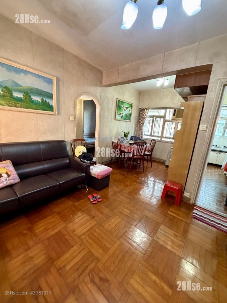Lee Ko Building Sell 2 Bedrooms , 1 Bathroom