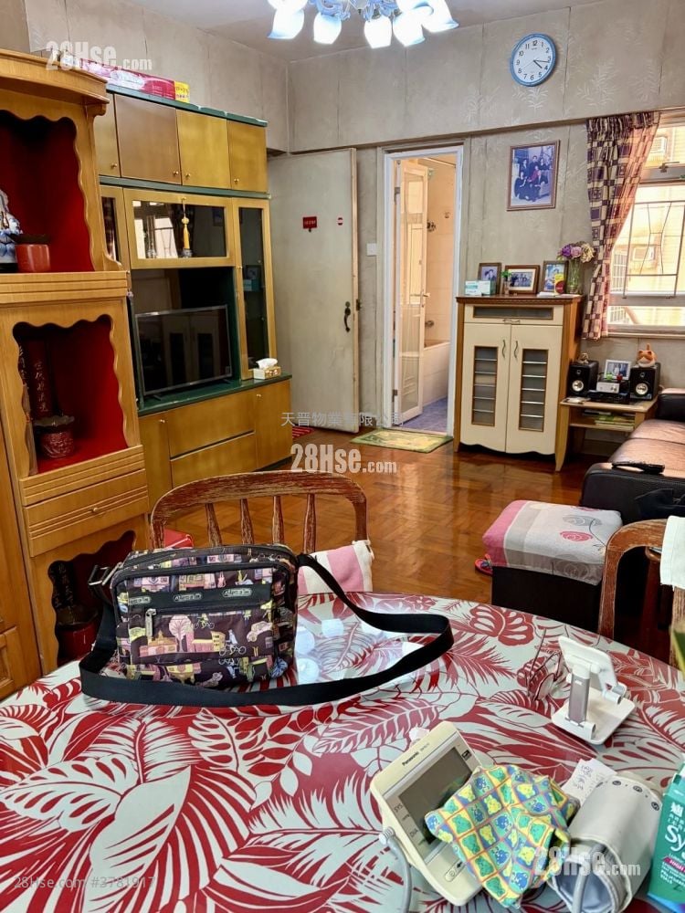 Lee Ko Building Sell 2 Bedrooms , 1 Bathroom