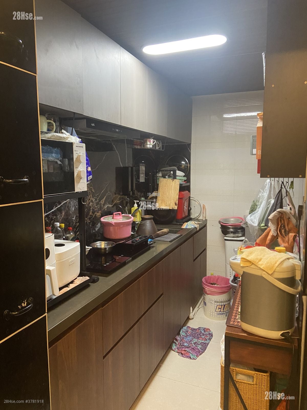 Hiu Kwong Court Sell 2 Bedrooms , 1 Bathroom 453 ft²
