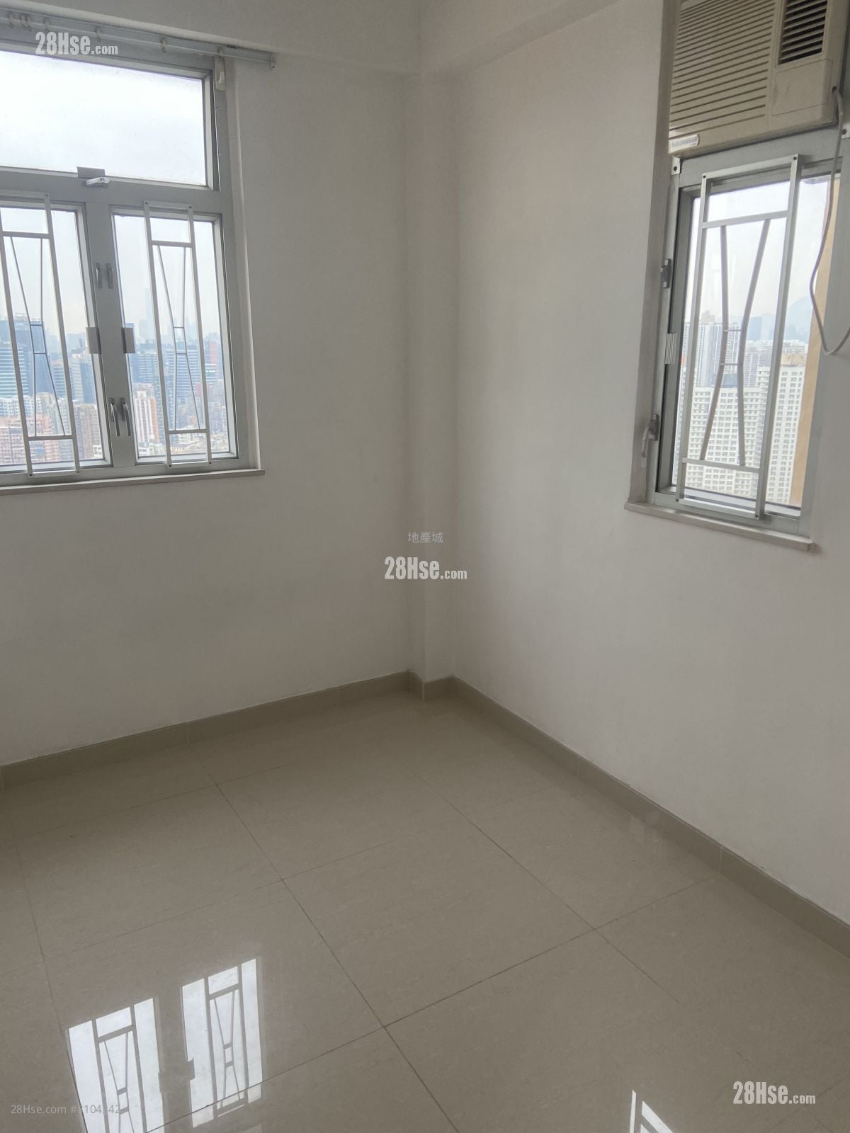 Fu Wah Court Sell 2 Bedrooms , 1 Bathroom 406 ft²