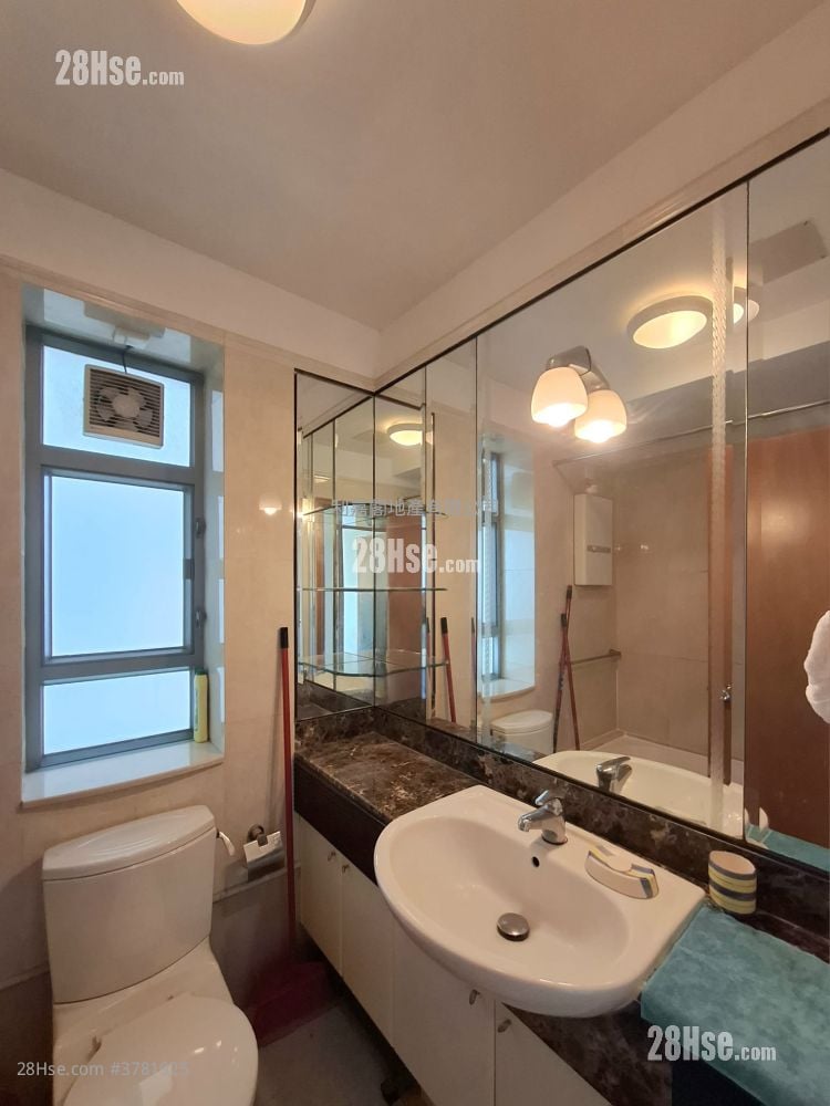 Seaview Crescent Rental 2 Bedrooms , 1 Bathroom 562 ft²